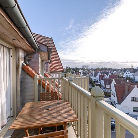 شقة Charming Spacious Duplex Apt With Private Parking In Knokke المظهر الخارجي الصورة